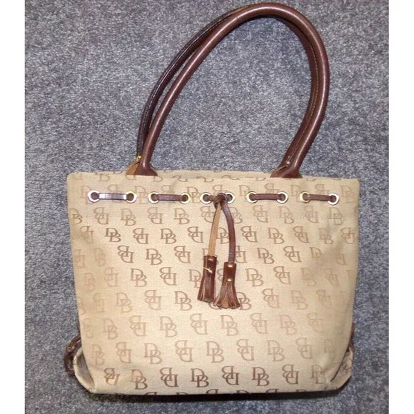 Dooney and Bourke bucket bag shoulder Medium - Picture 1 of 10